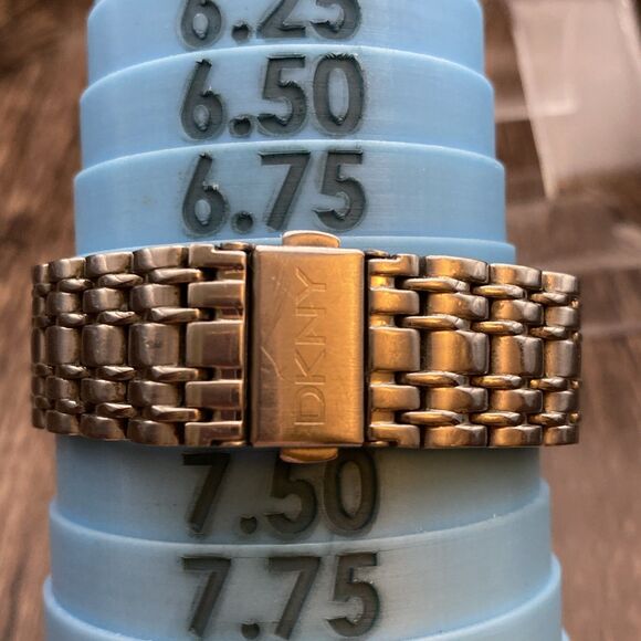 DKNY Model NY4462 Silver Watch With Date main image 9